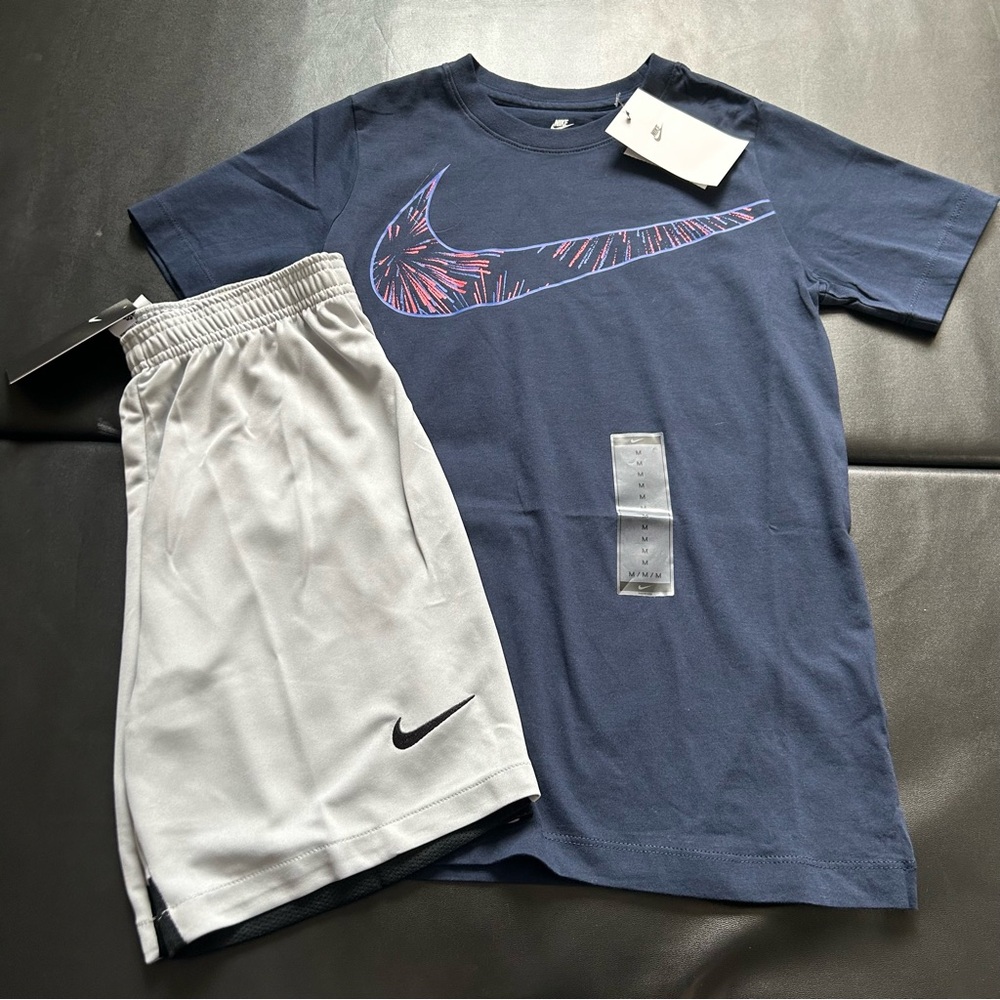 NWT Nike athletic set boys youth size medium